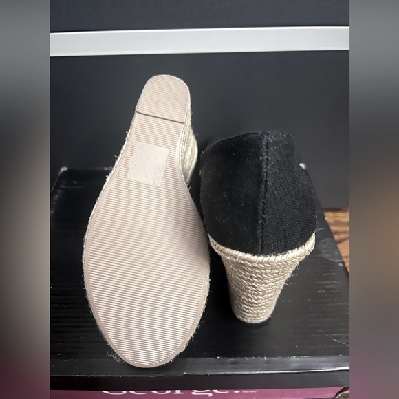 Classic Wedge Shoes for Women - Picture 4 of 4